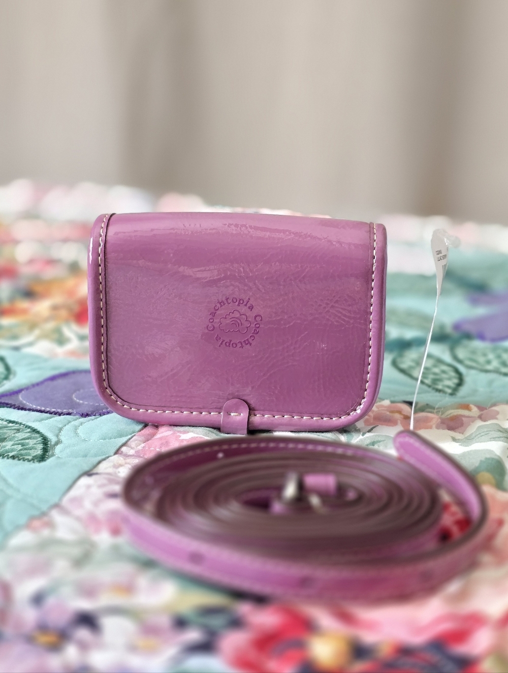 *NWT* COACHTOPIA Wavy Wallet With Strap In Crinkle Patent Coachtopia Leather - Picture 2 of 11